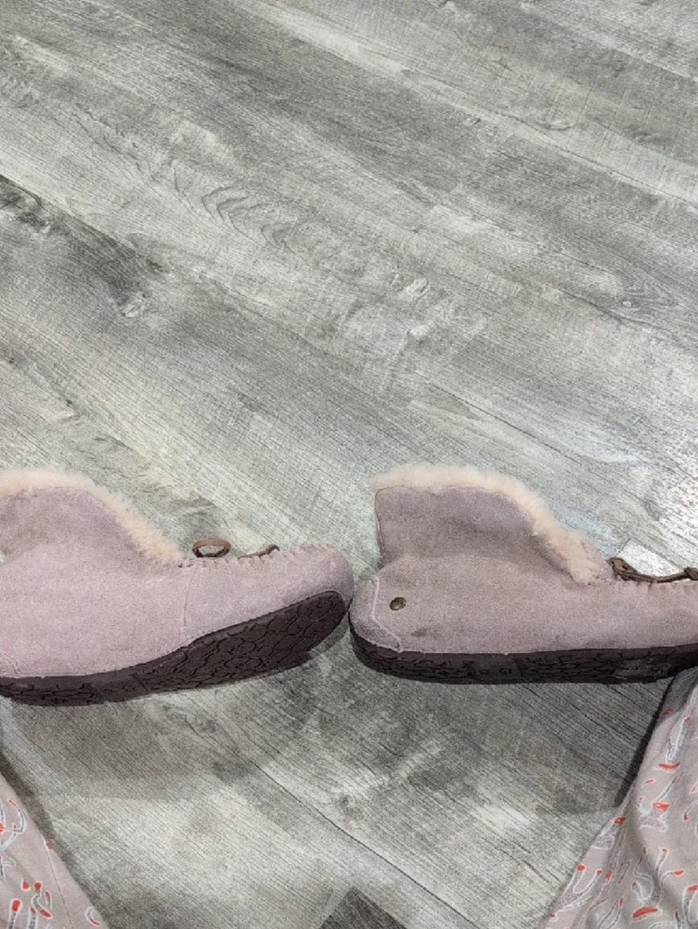 UGG Kids Alena Suede Moccasin Slippers in Dusty Rose/ Tan Size 4